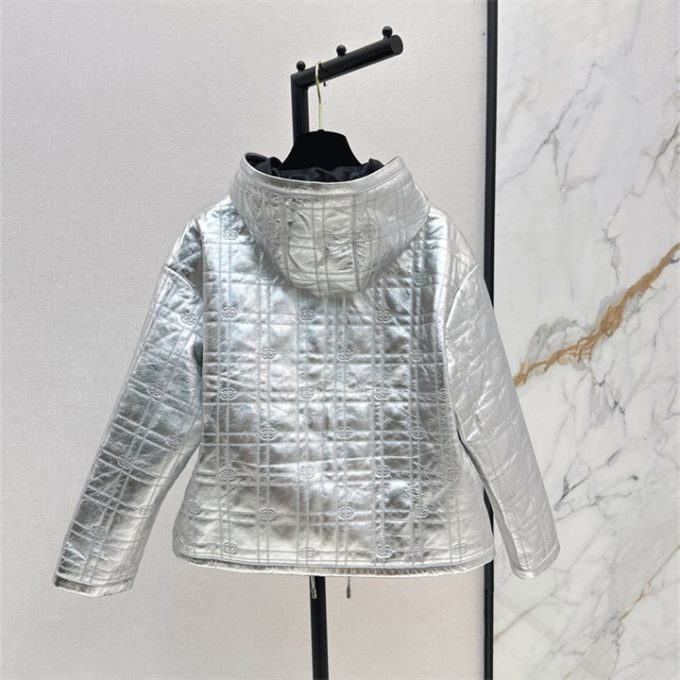 シャネル ロングスリーブ ジップジャケット 2025年 CHANEL フード付き ラムスキン アウターコート シルバー レディース - 画像 (3)