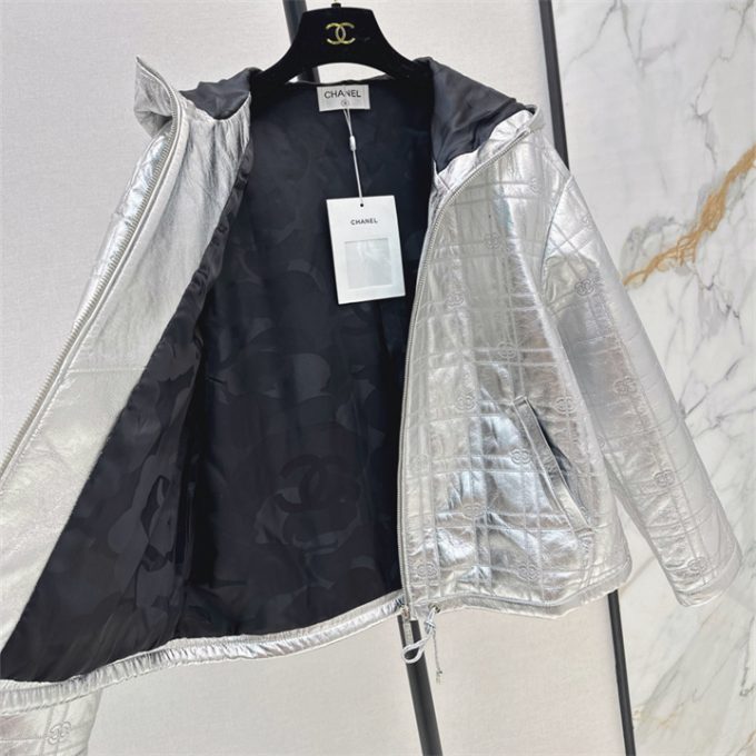 シャネル ロングスリーブ ジップジャケット 2025年 CHANEL フード付き ラムスキン アウターコート シルバー レディース - 画像 (4)