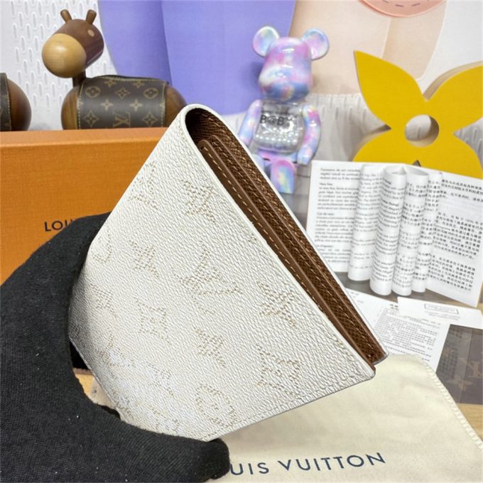 ルイヴィトン 2025年 パスポートカバー M15075 LOUISVUITTON クーヴェルテュール パスポール モノグラム ヘリテージ キャンバス - 画像 (8)