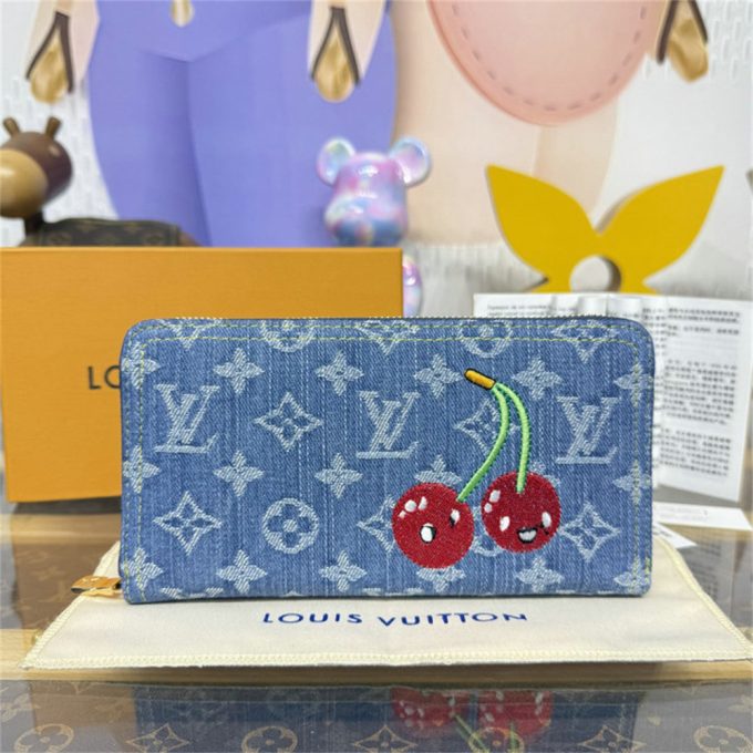 ルイヴィトン 2025年 LV TM ジッピー ウォレット M23161  LOUISVUITTON ファスナー長財布 モノグラム チェリー デニム