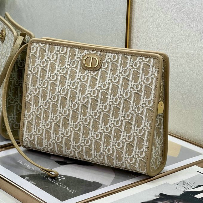 クリスチャンディオール 2025年 30 モンテーニュ ポーチ CHRISTIAN DIOR クラッチバッグ ストラップ付き 手持ちかばん オブリークジャカード - 画像 (3)