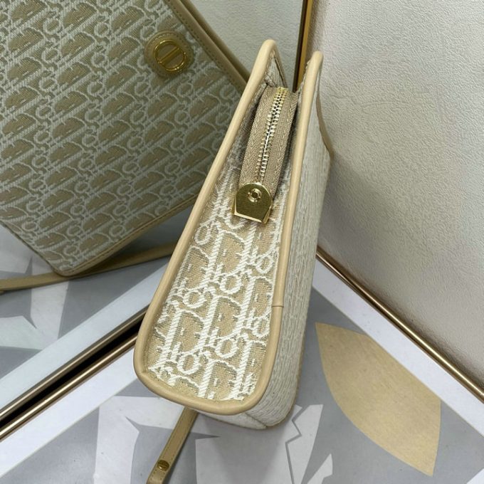 クリスチャンディオール 2025年 30 モンテーニュ ポーチ CHRISTIAN DIOR クラッチバッグ ストラップ付き 手持ちかばん オブリークジャカード - 画像 (6)