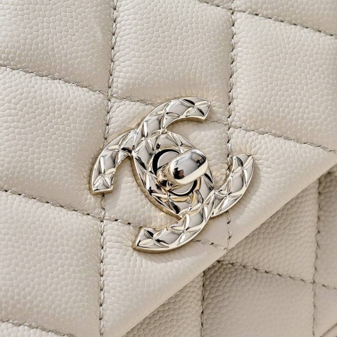 シャネル 2025年 スモール トートバッグ CHANEL ハンドバッグ 2way ショルダーバッグ レディース キャビアスキン - 画像 (8)