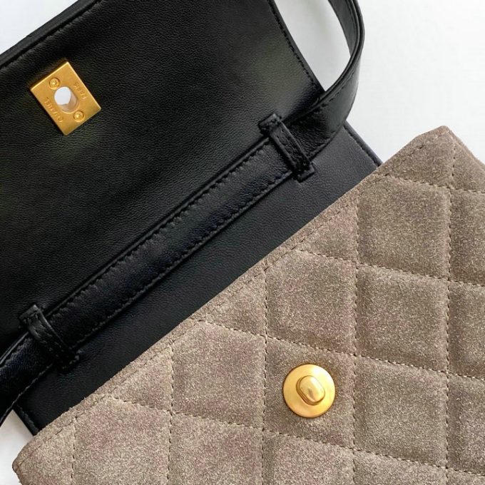 シャネル 2025年 スモール ショルダーバッグ CHANEL スマートフォンかばん スエード レディース - 画像 (9)