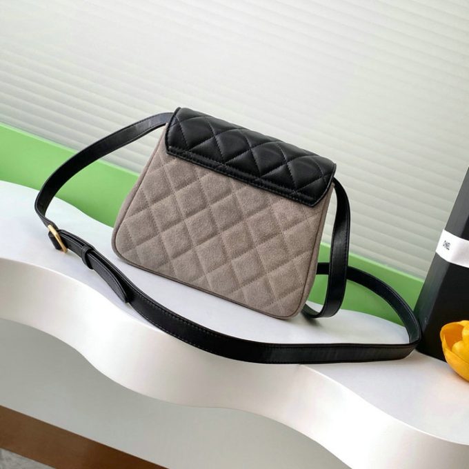 シャネル 2025年 スモール ショルダーバッグ CHANEL スマートフォンかばん スエード レディース - 画像 (3)