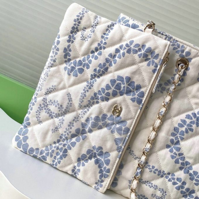 シャネル 2025年 ミディアム ハンドバッグ CHANEL ショルダーバッグ サンドバッグ キャンパス レディース - 画像 (9)