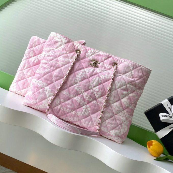 シャネル 2025年 ミディアム ハンドバッグ CHANEL ショルダーバッグ サンドバッグ キャンパス レディース