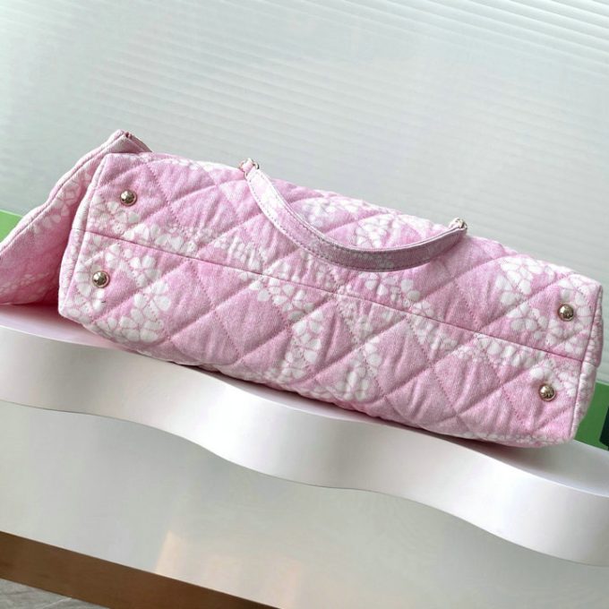 シャネル 2025年 ミディアム ハンドバッグ CHANEL ショルダーバッグ サンドバッグ キャンパス レディース - 画像 (4)