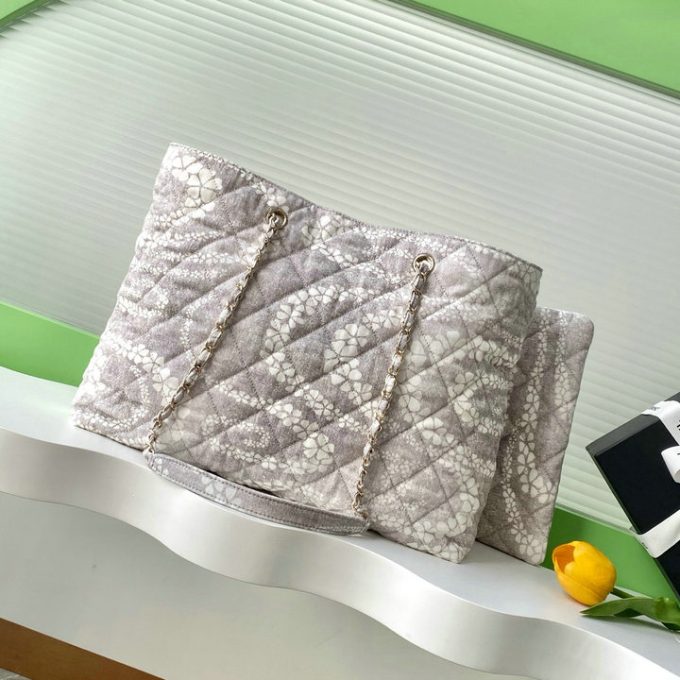 シャネル 2025年 ミディアム ハンドバッグ CHANEL ショルダーバッグ サンドバッグ キャンパス レディース - 画像 (3)