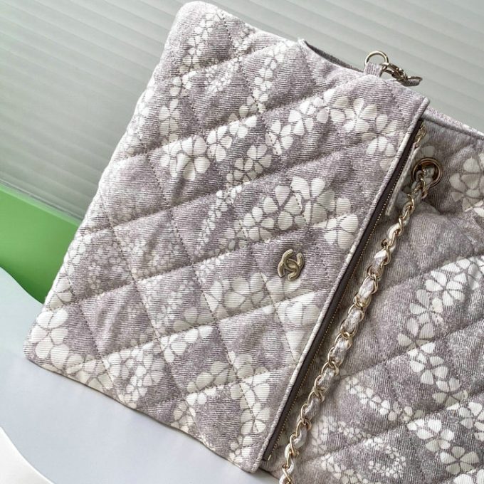シャネル 2025年 ミディアム ハンドバッグ CHANEL ショルダーバッグ サンドバッグ キャンパス レディース - 画像 (9)