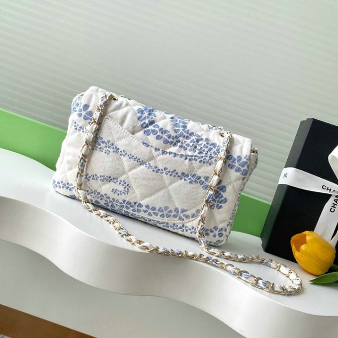 シャネル 2025年 スモール チェーンポーチ CHANEL フラップバッグ ショルダーバッグ サンドバッグ キャンパス レディース - 画像 (3)