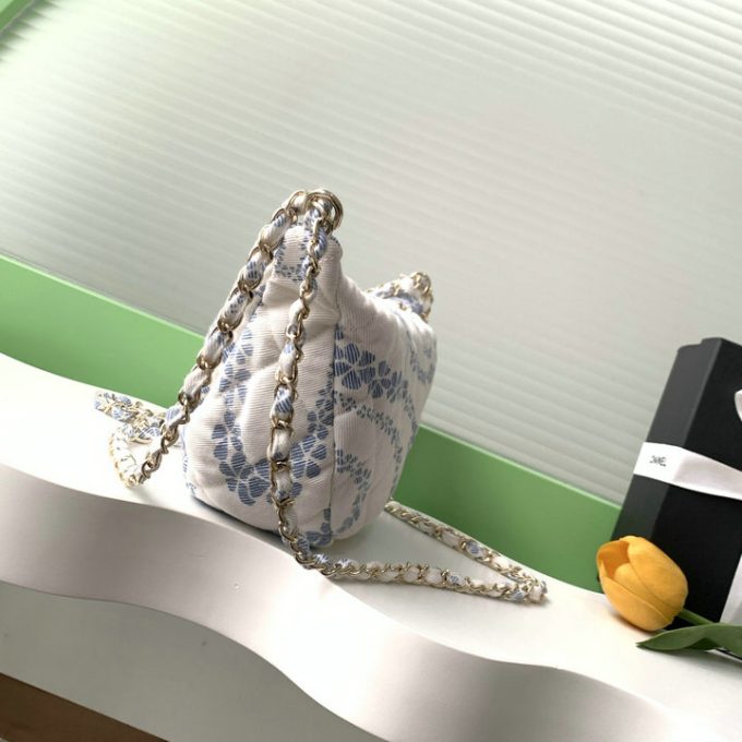 シャネル 2025年 スモール チェーンポーチ CHANEL ショルダーバッグ サンドバッグ キャンパス レディース - 画像 (2)