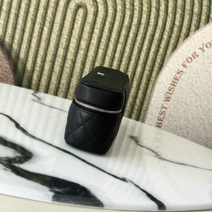 シャネル ヴァニティーケース 2025年 化粧かばん CHANEL クラッチバッグ 手持ちかばん キャビアスキン - 画像 (2)