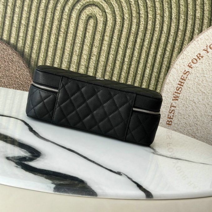 シャネル ヴァニティーケース 2025年 化粧かばん CHANEL クラッチバッグ 手持ちかばん キャビアスキン - 画像 (3)