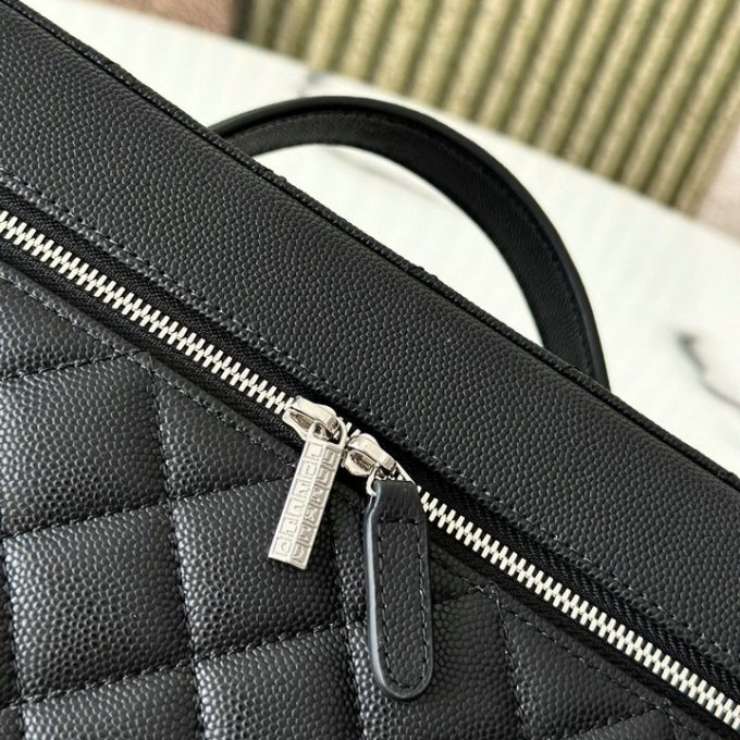 シャネル ヴァニティーケース 2025年 化粧かばん CHANEL クラッチバッグ 手持ちかばん キャビアスキン - 画像 (9)