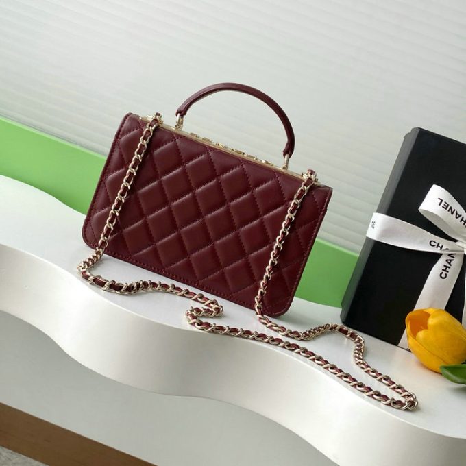 シャネル 2025年 WOC トップハンドルバッグ CHANEL トートバッグ 2way ショルダーバッグ レディース ゴールド金具 - 画像 (3)