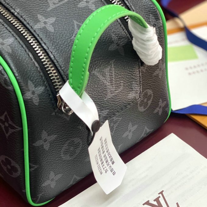 ルイヴィトン 2025年 ドップ キット M26433 LOUISVUITTON クラッチバッグ ハンドバッグ 洗面具収納 ポーチ モノグラム エクリプス キャンバス - 画像 (7)