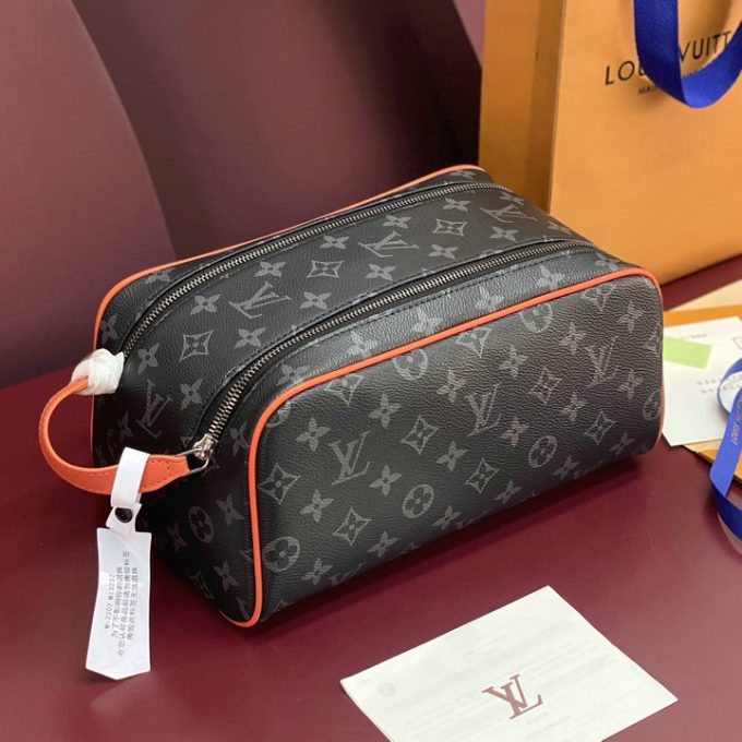 ルイヴィトン 2025年 ドップ キット M15246 LOUISVUITTON クラッチバッグ ハンドバッグ 洗面具収納 ポーチ モノグラム エクリプス キャンバス