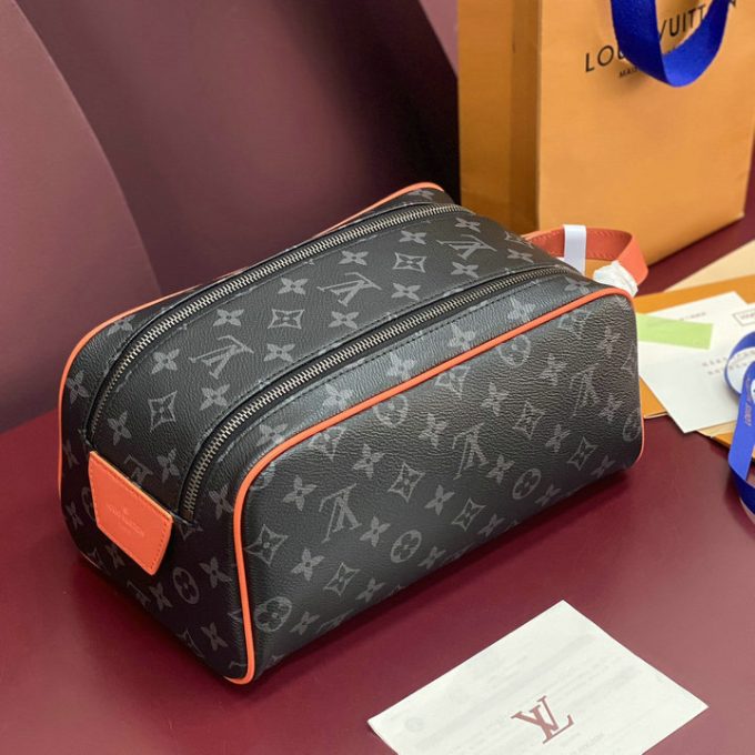 ルイヴィトン 2025年 ドップ キット M15246 LOUISVUITTON クラッチバッグ ハンドバッグ 洗面具収納 ポーチ モノグラム エクリプス キャンバス - 画像 (2)