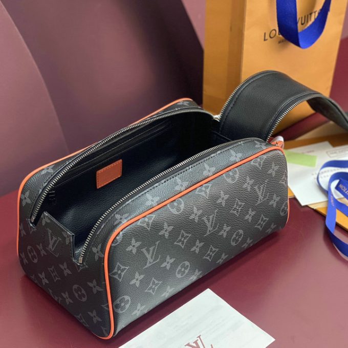 ルイヴィトン 2025年 ドップ キット M15246 LOUISVUITTON クラッチバッグ ハンドバッグ 洗面具収納 ポーチ モノグラム エクリプス キャンバス - 画像 (3)